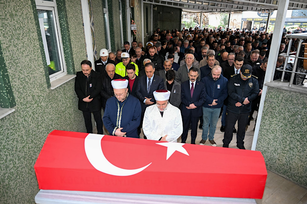 Vali Yardımcısı Dursun Balaban son yolculuğuna uğurlandı Vali Yardımcısı Dursun Balaban son yolculuğuna uğurlandı