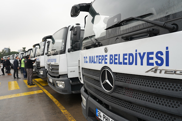 Maltepe Belediyesi’nin temizlik filosu 40 yeni araçla yenilendi
