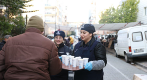 Aydın’da vatandaşlara ve pazar esnafına çorba ve tavuklu pilav ikramı