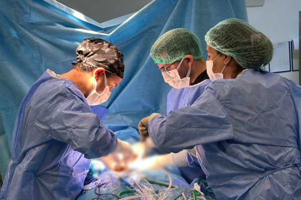 Şanlıurfa’da rektum kanseri laparoskopik yöntemle tedavi edildi Şanlıurfa’da rektum kanseri laparoskopik yöntemle tedavi edildi