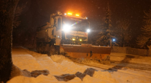 Düzce’de karla mücadele çalışmaları aralıksız sürdürülüyor