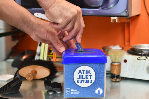 “Atık Jiletleri Toplama Kampanyası” için yeni protokol imzalandı “Atık Jiletleri Toplama Kampanyası” için yeni protokol imzalandı