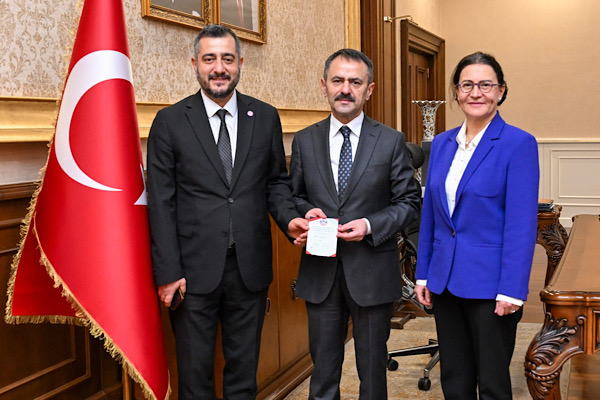 Kocaeli Kastamonu Dernekler Federasyonu, Vali Aktaş’ı ziyaret etti