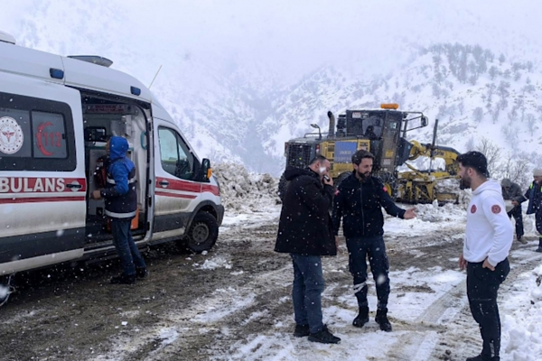 Diyarbakır’da 300 kilometrelik kırsal yol ulaşıma açıldı Diyarbakır’da 300 kilometrelik kırsal yol ulaşıma açıldı