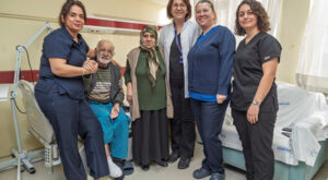 İzmir’de 83 yaşındaki hasta 90 günlük tedaviyle sağlığına kavuştu