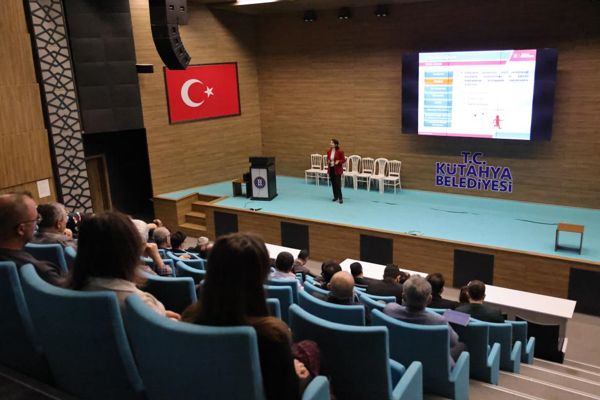 Kütahya’da belediye personeline yönelik eğitim programı düzenlendi