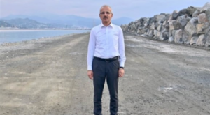 Bakan Uraloğlu, “Bak Postacı Geliyor” filminin özel gösterimine katıldı