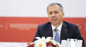 Bakan Yerlikaya: Arama kaydı bulunan 151 şüpheliyi yakaladık Bakan Yerlikaya: Arama kaydı bulunan 151 şüpheliyi yakaladık