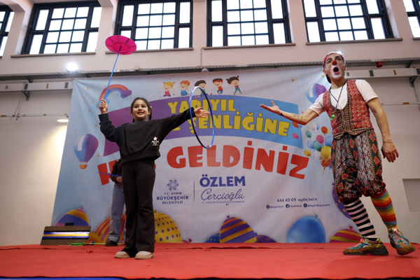 Aydın’da Yarıyıl Karne Şenliği