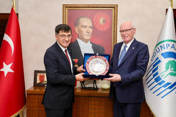 Başkan Kahveci, Başkan Kurt’u ziyaret etti