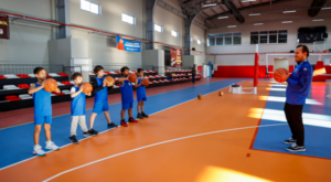 Kaş Ova Spor Salonu’nda birçok alanda eğitim veriliyor Kaş Ova Spor Salonu’nda birçok alanda eğitim veriliyor