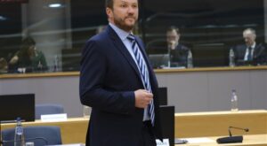 Tsahkna’dan Macaristan ve Slovakya’nın “dizel yakıt” kararına tepki