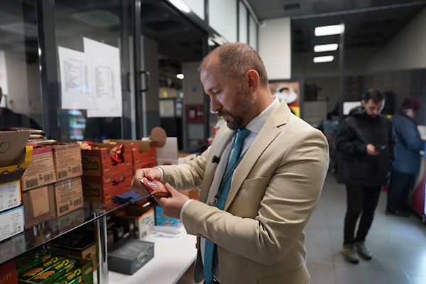 Maltepe’de okul kantinlerinde gıda denetimi gerçekleştirildi Maltepe’de okul kantinlerinde gıda denetimi gerçekleştirildi