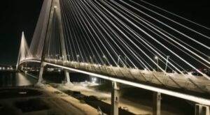 Trump, Michigan-Kanada köprüsünün açılışını engellemekle tehdit etti