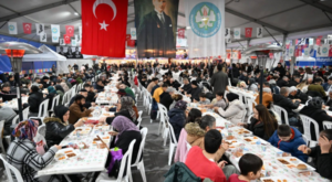 Başkan Dutlulu, Manisa halkıyla iftar sofrasında buluştu Başkan Dutlulu, Manisa halkıyla iftar sofrasında buluştu