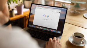 Üç mühendis, Google’ın ticari sırlarını çalmak ve verileri İran’a göndermekle suçlanıyor