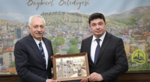 Azerbaycan Kars Başkonsolosu Aliyev’den Bayburt Belediyesi’ne ziyaret