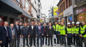 Başkan Genç, Uzun Sokak Cephe Sağlıklaştırma Projesi’ni yerinde inceledi Başkan Genç, Uzun Sokak Cephe Sağlıklaştırma Projesi’ni yerinde inceledi