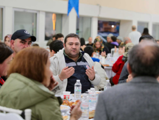 Aliağa’da ilk toplu iftar yapıldı Aliağa’da ilk toplu iftar yapıldı