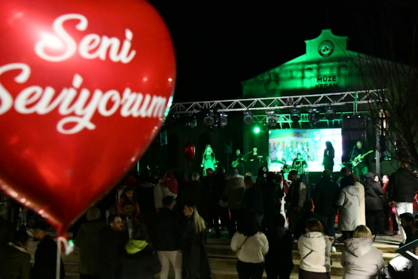 Keşan Belediyesi’nden Sevgililer Günü konseri Keşan Belediyesi’nden Sevgililer Günü konseri