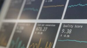 Dikkatler değerli metallere yöneldi Dikkatler değerli metallere yöneldi