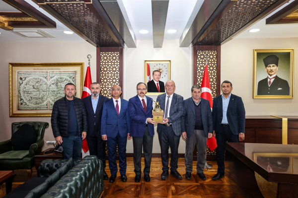 “Siirt Cahter Balı”, “Platinum Quality” ödülüne layık görüldü “Siirt Cahter Balı”, “Platinum Quality” ödülüne layık görüldü