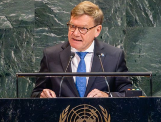 Wadephul: Suriye’deki siyasi geçişi desteklemeye hazırız