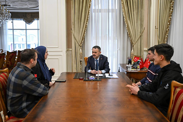 Vali Aktaş, vatandaşlarla bir araya geldi Vali Aktaş, vatandaşlarla bir araya geldi