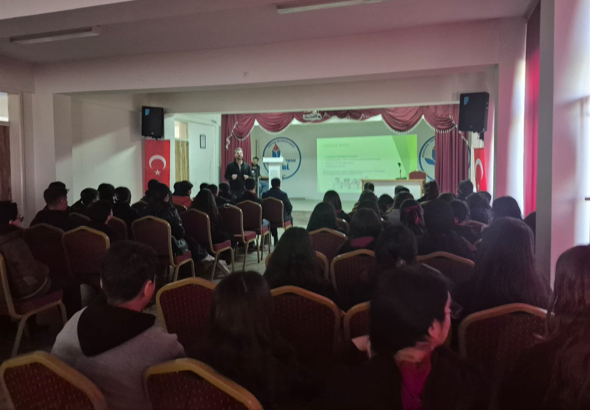 Batman’da öğrencilere ergenlik ve stres yönetimi eğitimi Batman’da öğrencilere ergenlik ve stres yönetimi eğitimi