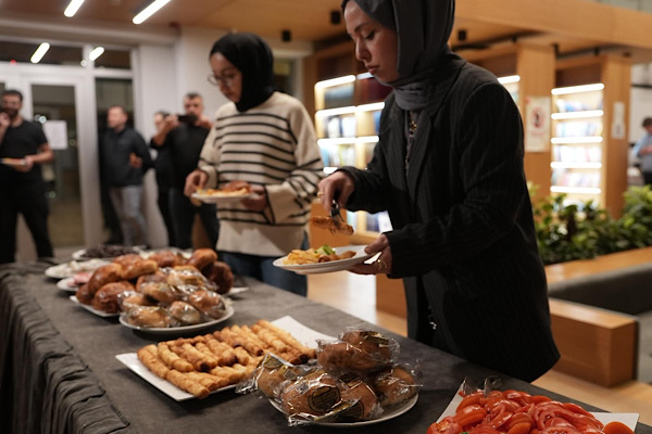 Düzce’de kütüphanelerde sahur ikramları başladı Düzce’de kütüphanelerde sahur ikramları başladı