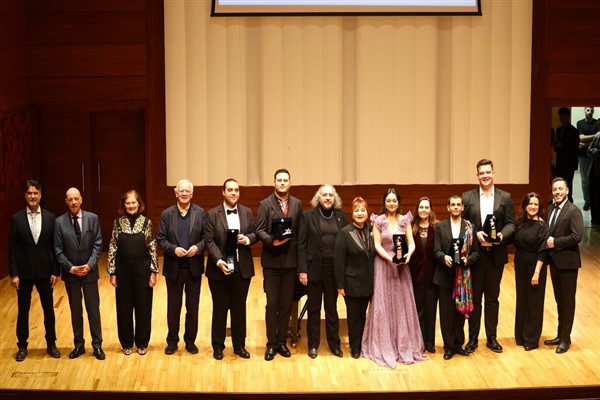 Ulusal Genç Solist Yarışması’nda ödüller sahiplerini buldu Ulusal Genç Solist Yarışması’nda ödüller sahiplerini buldu