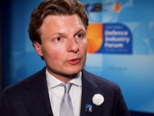 Brekelmans: Ukrayna ruhu Rus çeliğinden daha güçlüdür ve kırılamaz Brekelmans: Ukrayna ruhu Rus çeliğinden daha güçlüdür ve kırılamaz