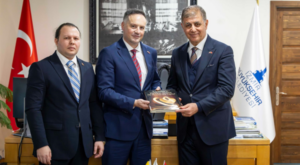 Başkan Tugay, Büyükelçi Vega ve beraberindeki heyeti ağırladı Başkan Tugay, Büyükelçi Vega ve beraberindeki heyeti ağırladı