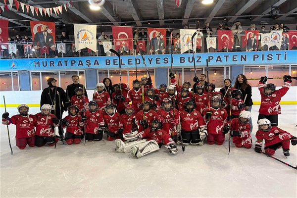 Muratpaşa’dan Antalya Altyapı Ligleri’ne çifte zafer Muratpaşa’dan Antalya Altyapı Ligleri’ne çifte zafer