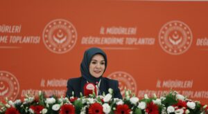 Bakan Göktaş: Kahramanlarımıza borcumuz var Bakan Göktaş: Kahramanlarımıza borcumuz var