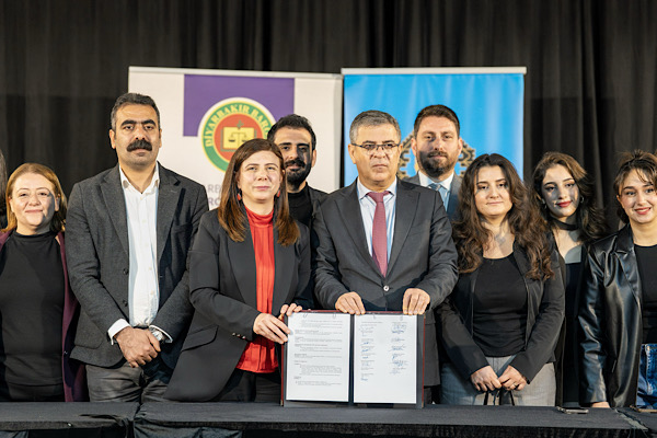 Diyarbakır’da kadına yönelik şiddetle mücadele protokolü imzalandı Diyarbakır’da kadına yönelik şiddetle mücadele protokolü imzalandı