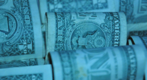 Dolar endeksi Fed beklentilerinde değişiklikle 97,5’te işlem gördü