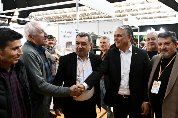 Başkan Uysal’dan arıcılara destek Başkan Uysal’dan arıcılara destek