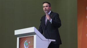 Bakan Bayraktar, Ankara’da vatandaşlarla iftarda buluştu