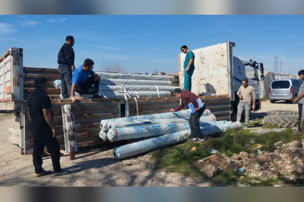 Büyükşehirden üreticiye sera naylonu desteği Büyükşehirden üreticiye sera naylonu desteği