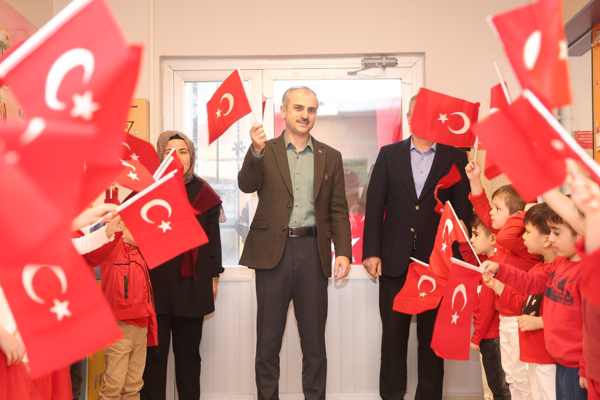 Başkan Çiftçi: Bayrak sevgisi en kıymetli değerdir