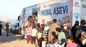 Mobil Aşevi Ramazan boyunca mahalle mahalle iİftar yapıyor Mobil Aşevi Ramazan boyunca mahalle mahalle iİftar yapıyor