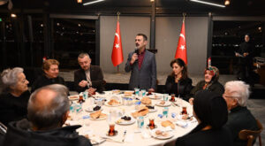 Kocaeli Valisi Aktaş, iftar programına katıldı