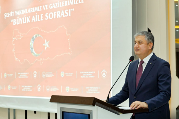 Adana Valisi Yavuz, şehit aileleri ve gazilerle iftardda buluştu Adana Valisi Yavuz, şehit aileleri ve gazilerle iftardda buluştu