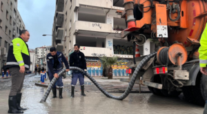 İzmir’de en yüksek rüzgar hızına ulaşıldı