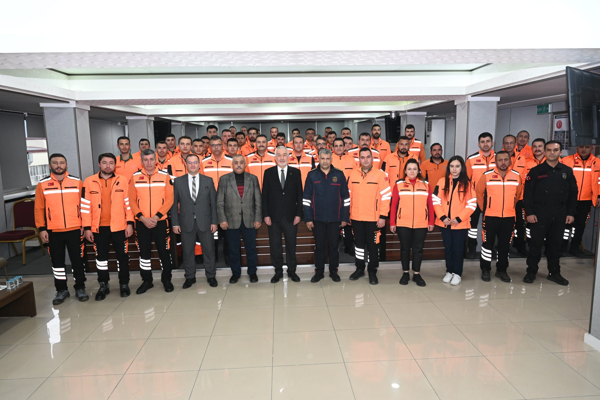 Başkan Başdeğirmen, ISAK ekibiyle bir araya geldi Başkan Başdeğirmen, ISAK ekibiyle bir araya geldi