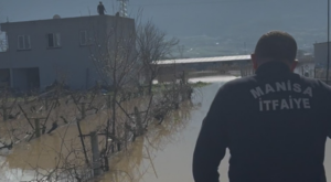 Manisa’da selden mahsur kalan 44 vatandaş tahliye edildi Manisa’da selden mahsur kalan 44 vatandaş tahliye edildi