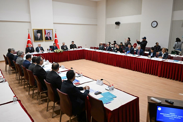 Kocaeli’de Genişletilmiş İl Güvenlik ve Asayiş Toplantısı yapıldı Kocaeli’de Genişletilmiş İl Güvenlik ve Asayiş Toplantısı yapıldı