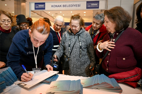 Bornova Belediyesi, Yaşlı Bakım ve Sağlıklı Yaş Alma Fuarı’nda
