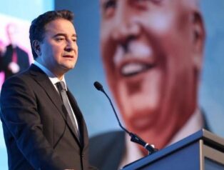 Babacan, Saadet Partisi’nin düzenlediği iftara katıldı Babacan, Saadet Partisi’nin düzenlediği iftara katıldı